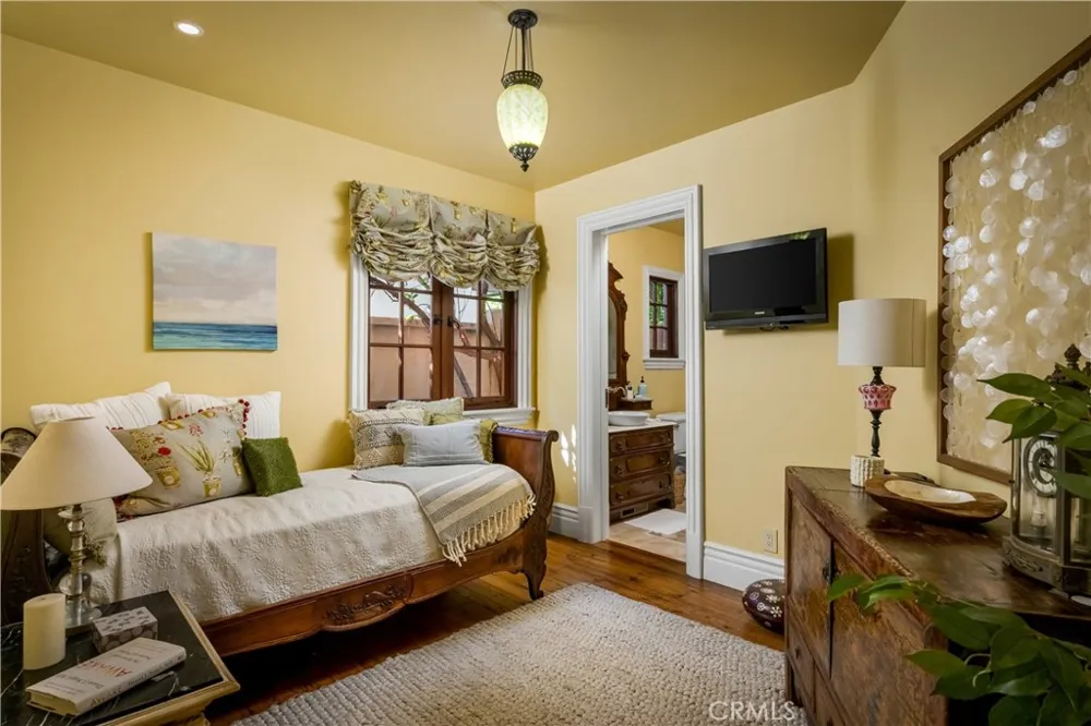 346 Via Lido Soud Newport Beach, CA 92663