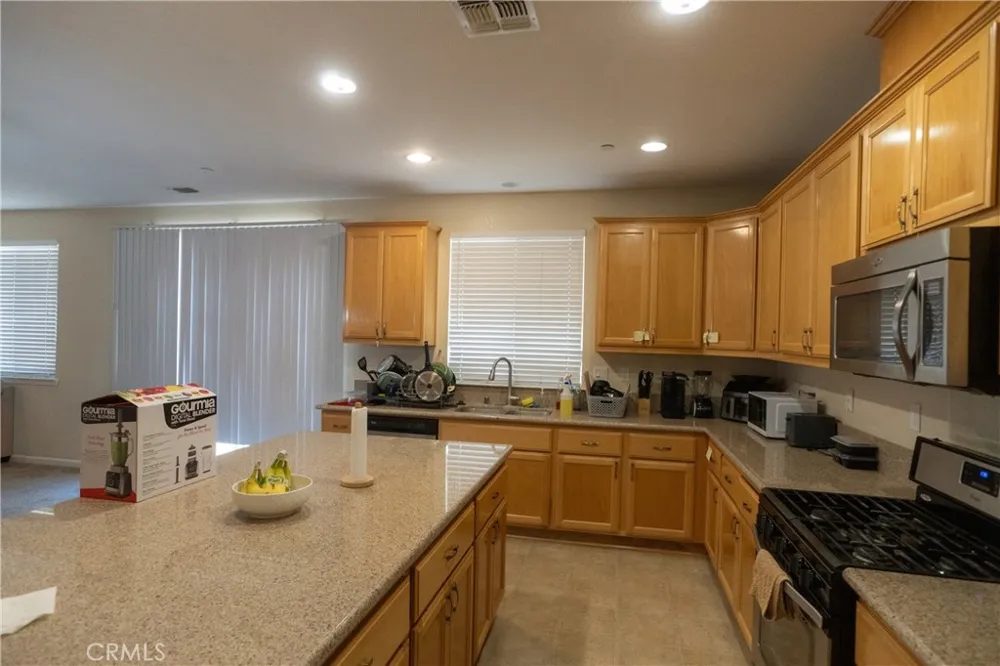 4869 Langley Way Merced, CA 95348