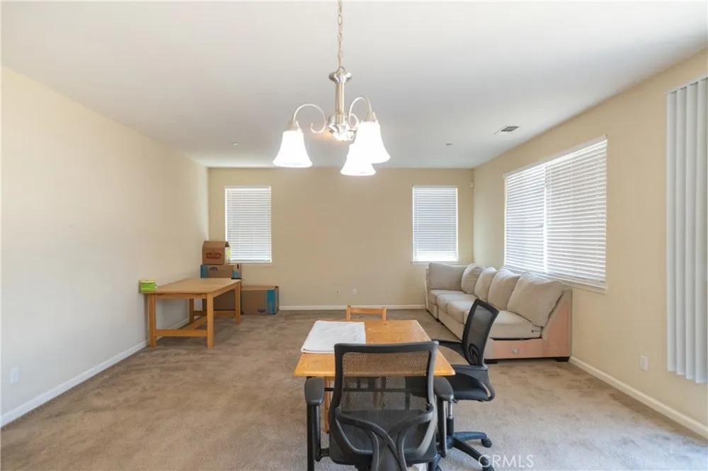 4869 Langley Way Merced, CA 95348