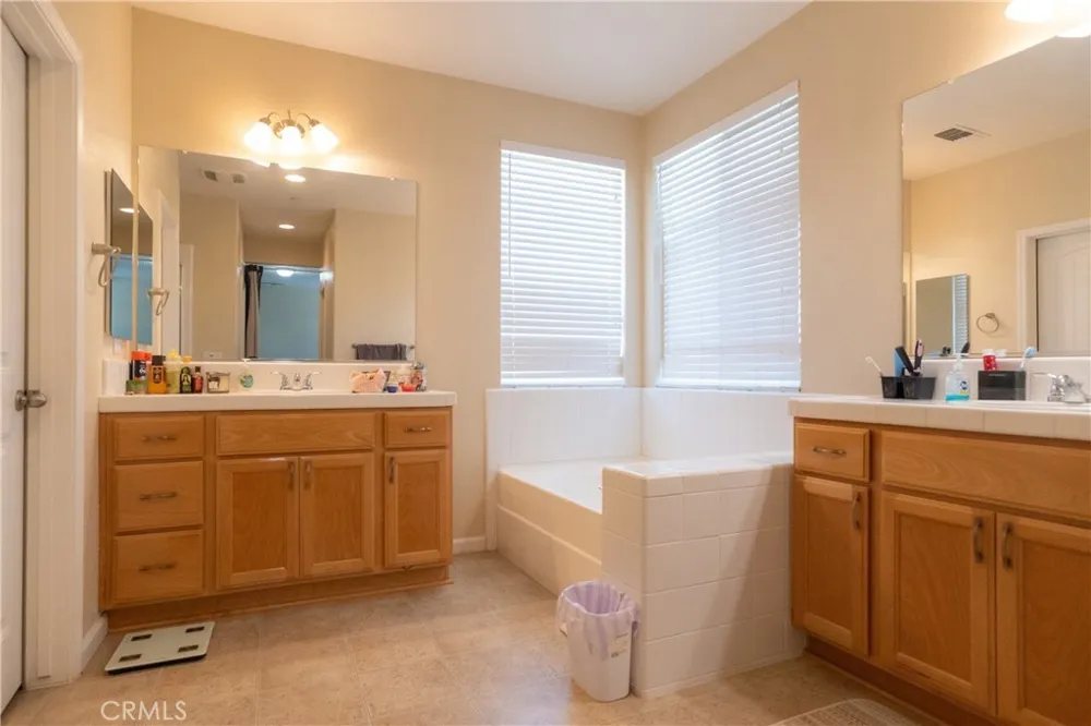 4869 Langley Way Merced, CA 95348