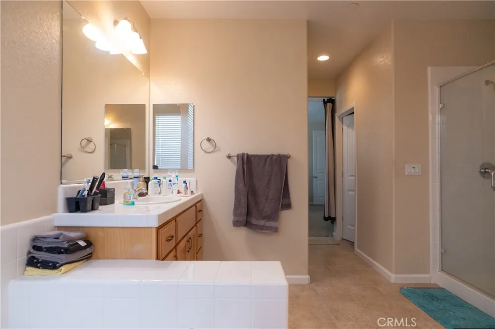 4869 Langley Way Merced, CA 95348
