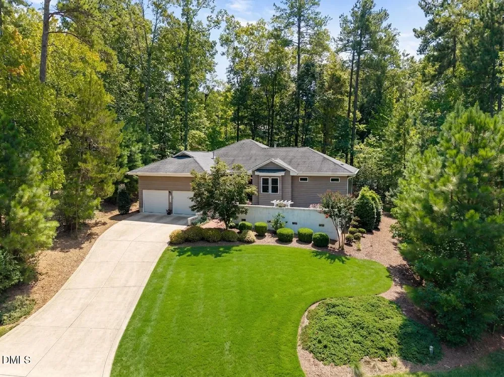 4127 The Knolls Cl Pittsboro, NC 27312
