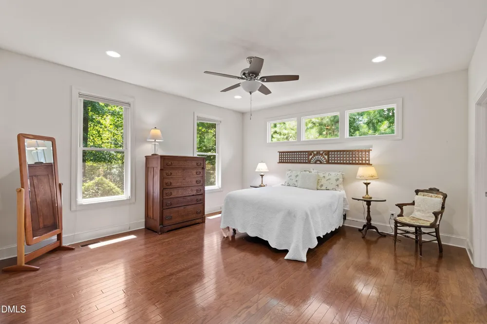 4127 The Knolls Cl Pittsboro, NC 27312