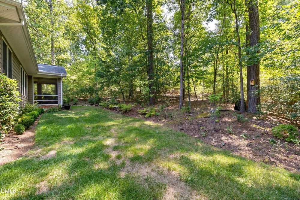 4127 The Knolls Cl Pittsboro, NC 27312