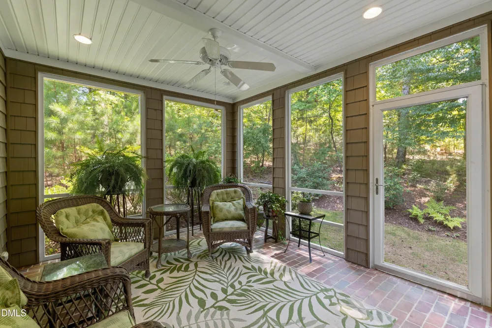 4127 The Knolls Cl Pittsboro, NC 27312