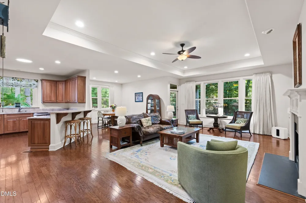 4127 The Knolls Cl Pittsboro, NC 27312
