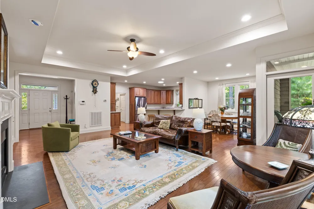 4127 The Knolls Cl Pittsboro, NC 27312