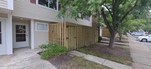 220 Elizabeth Street #Apt A18