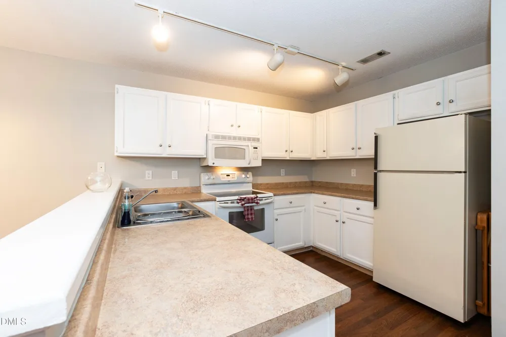 61 Crystal Oaks Court Durham, NC 27707