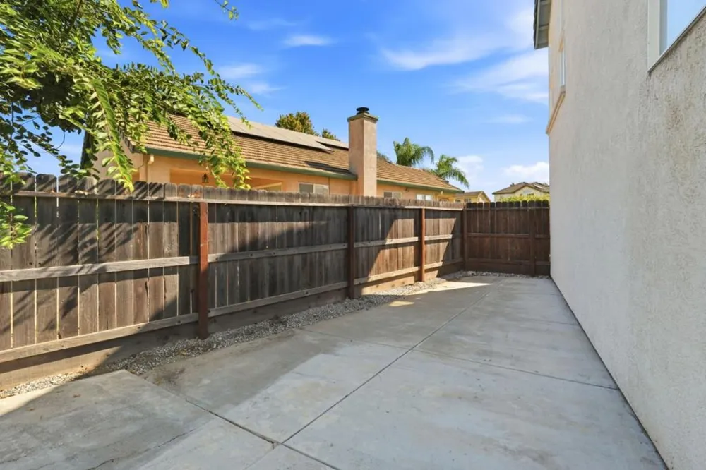1901 Lauritson Lane Manteca, CA 95336