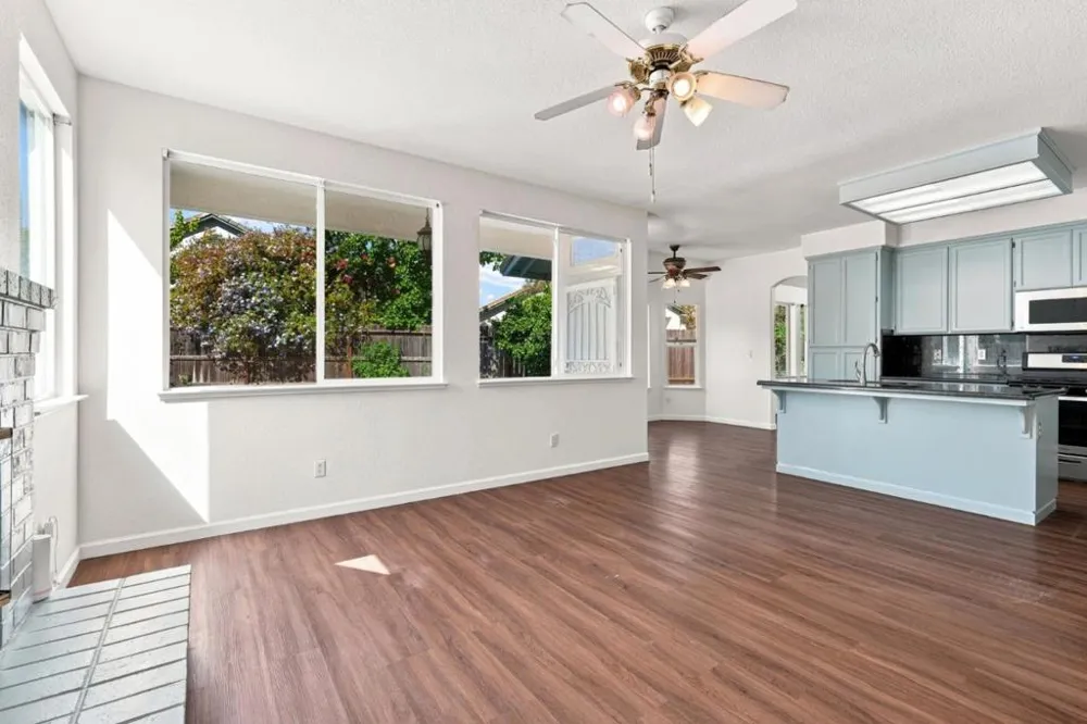 1901 Lauritson Lane Manteca, CA 95336