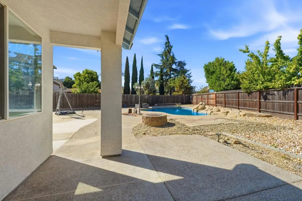 1901 Lauritson Lane Manteca, CA 95336