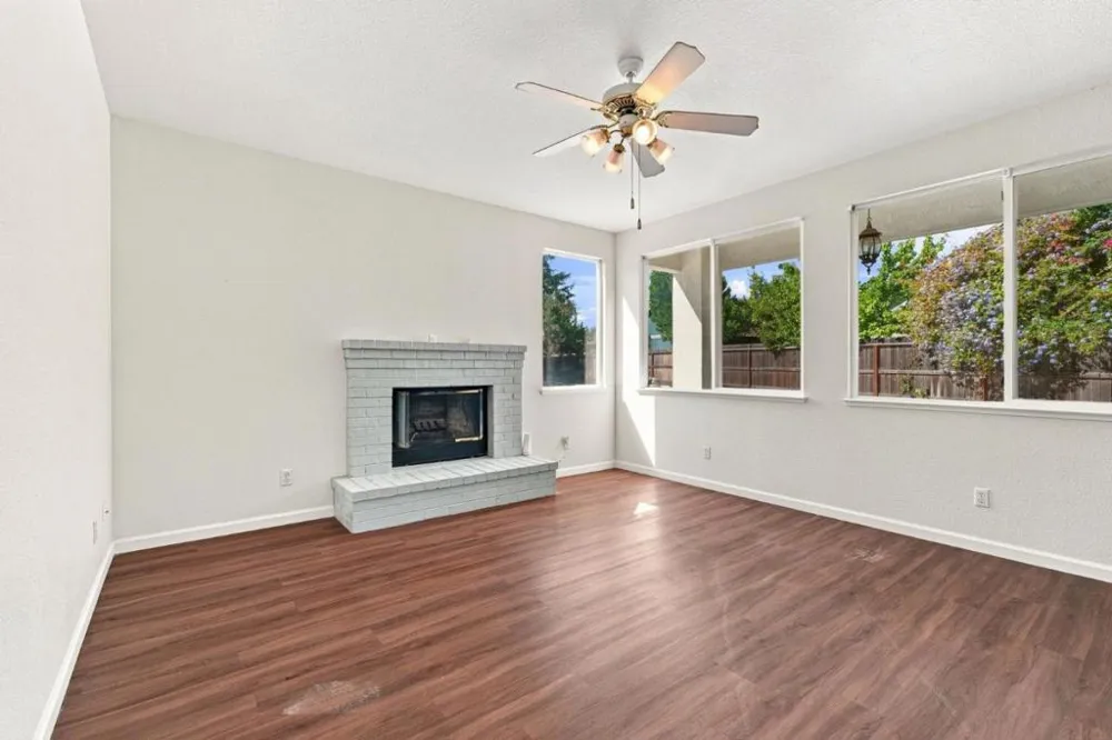 1901 Lauritson Lane Manteca, CA 95336