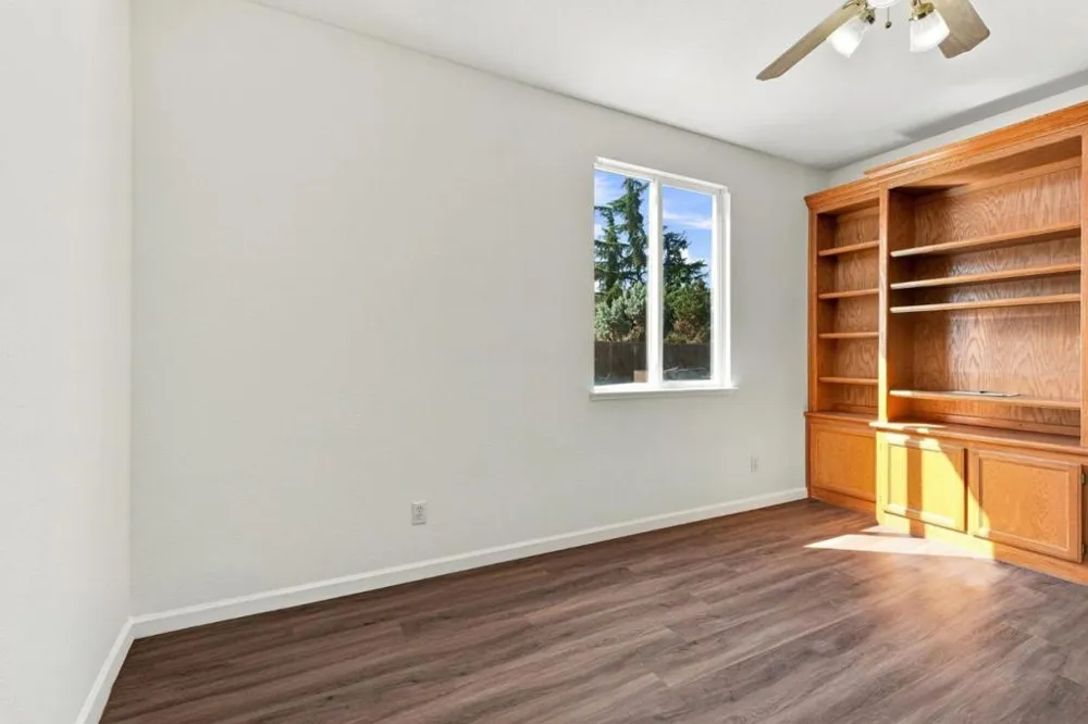 1901 Lauritson Lane Manteca, CA 95336