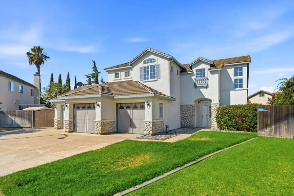 1901 Lauritson Lane Manteca, CA 95336