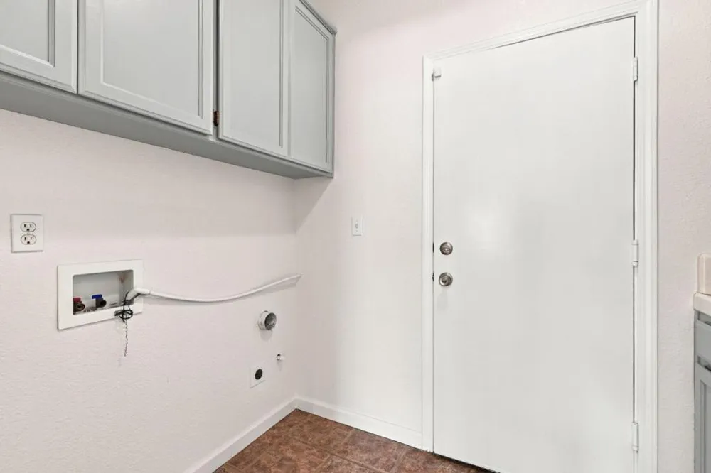 1901 Lauritson Lane Manteca, CA 95336