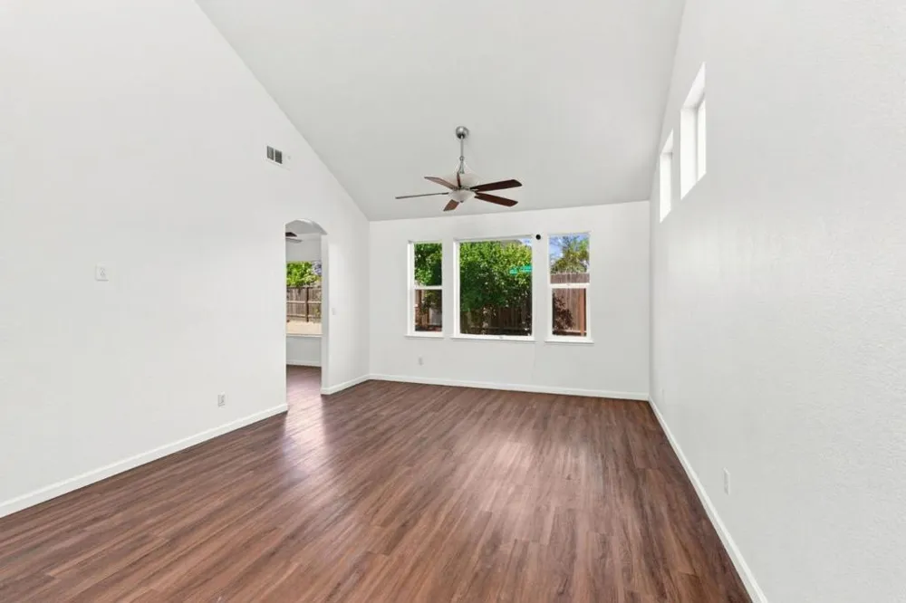 1901 Lauritson Lane Manteca, CA 95336