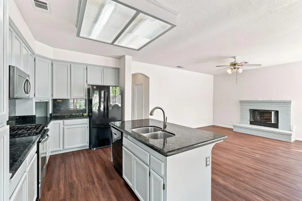 1901 Lauritson Lane Manteca, CA 95336
