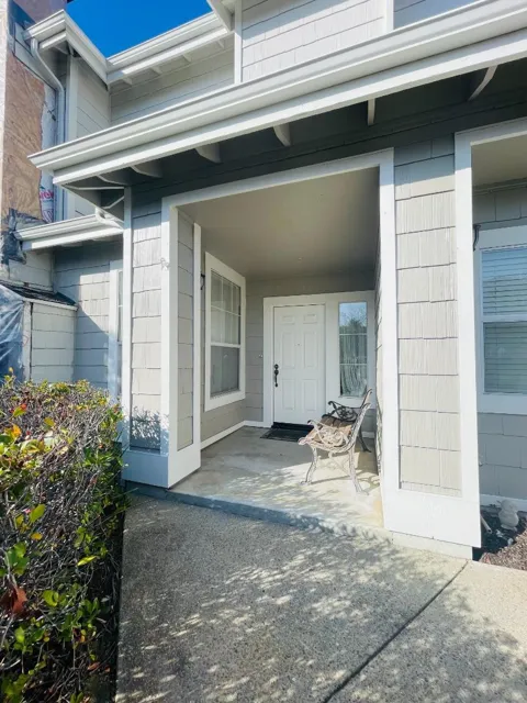 596 Shoal Circle