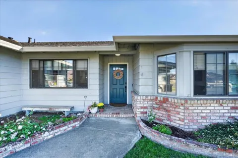 1194 Loyola Drive
