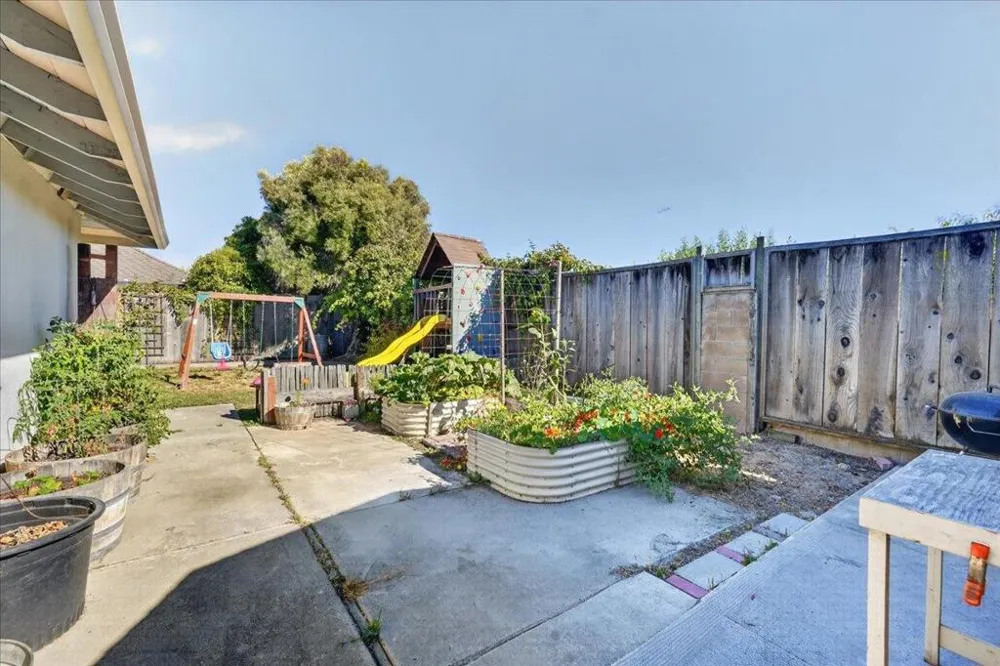 1194 Loyola Drive Salinas, CA 93901