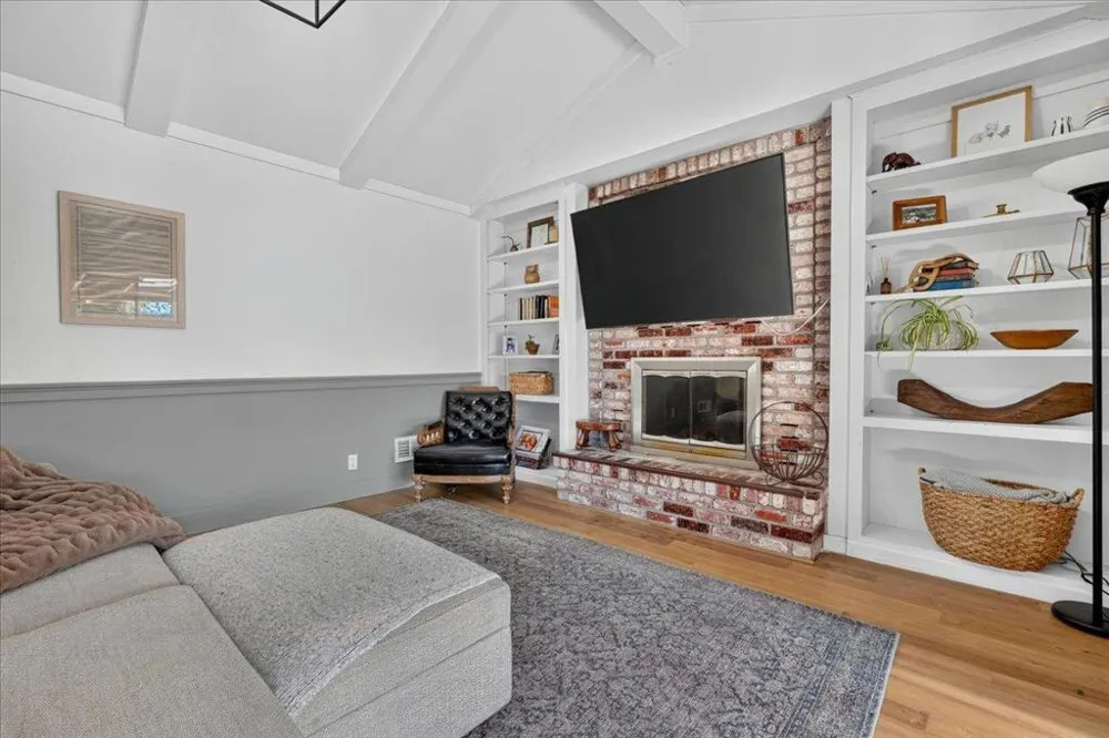 1194 Loyola Drive Salinas, CA 93901