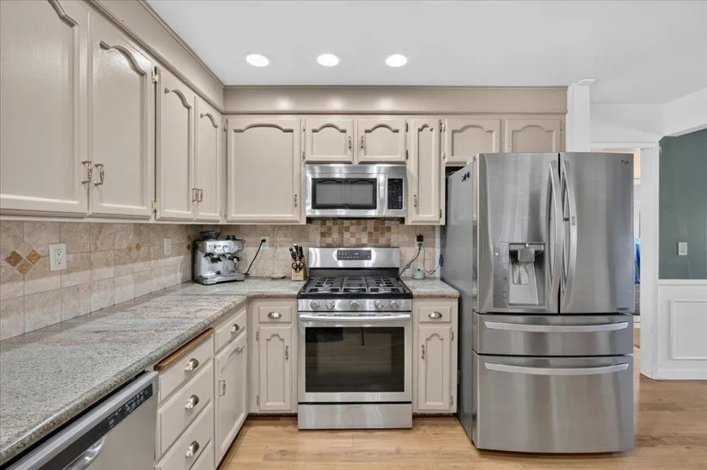 1194 Loyola Drive Salinas, CA 93901