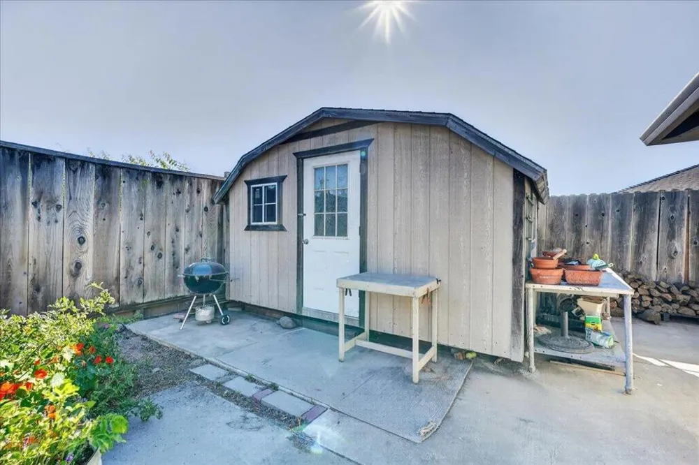 1194 Loyola Drive Salinas, CA 93901