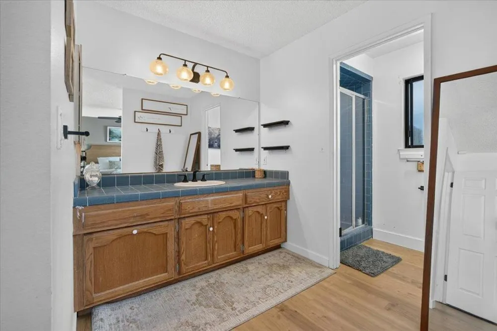 1194 Loyola Drive Salinas, CA 93901