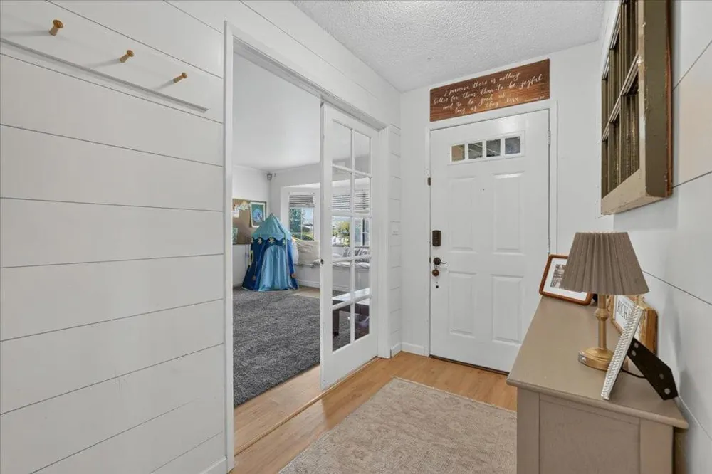 1194 Loyola Drive Salinas, CA 93901