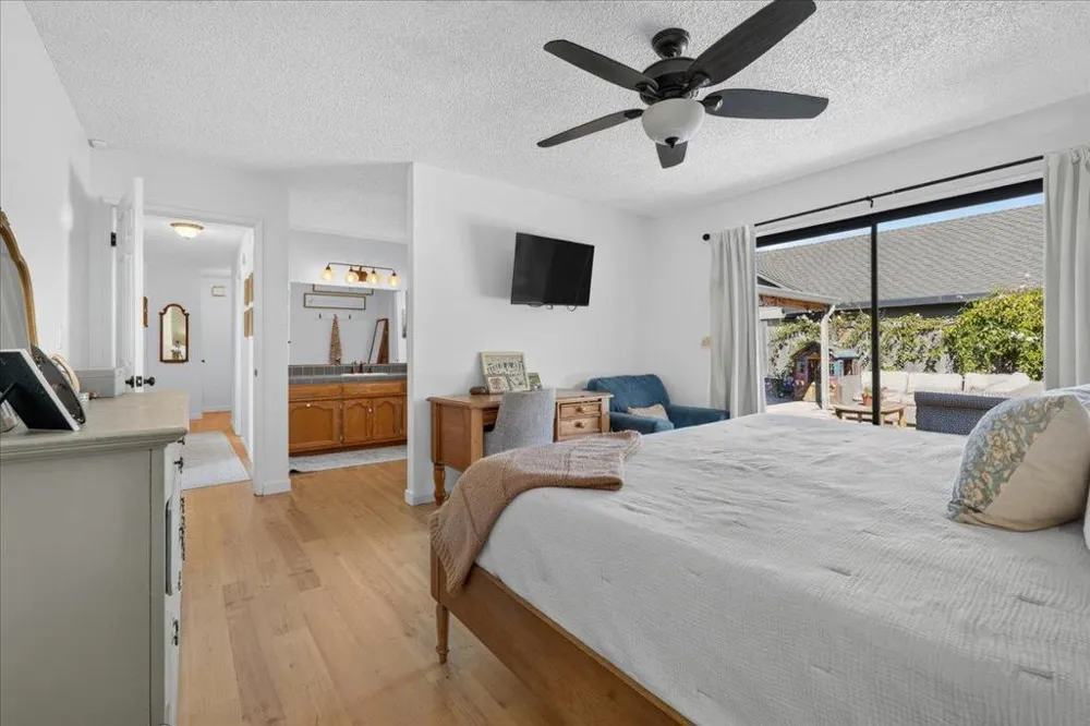 1194 Loyola Drive Salinas, CA 93901