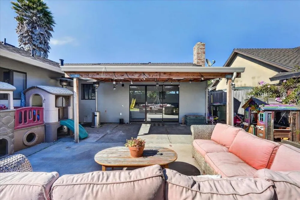 1194 Loyola Drive Salinas, CA 93901