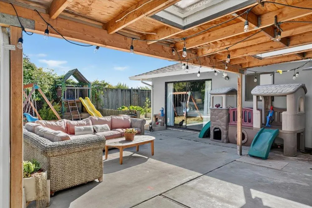 1194 Loyola Drive Salinas, CA 93901