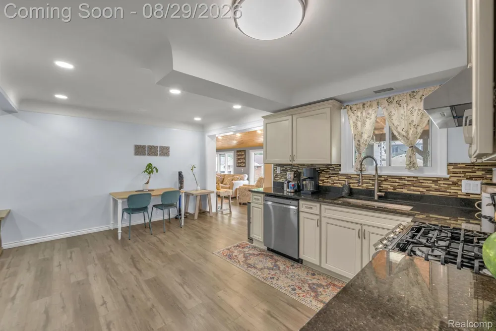 3059 Syracuse Street Dearborn City, MI 48124