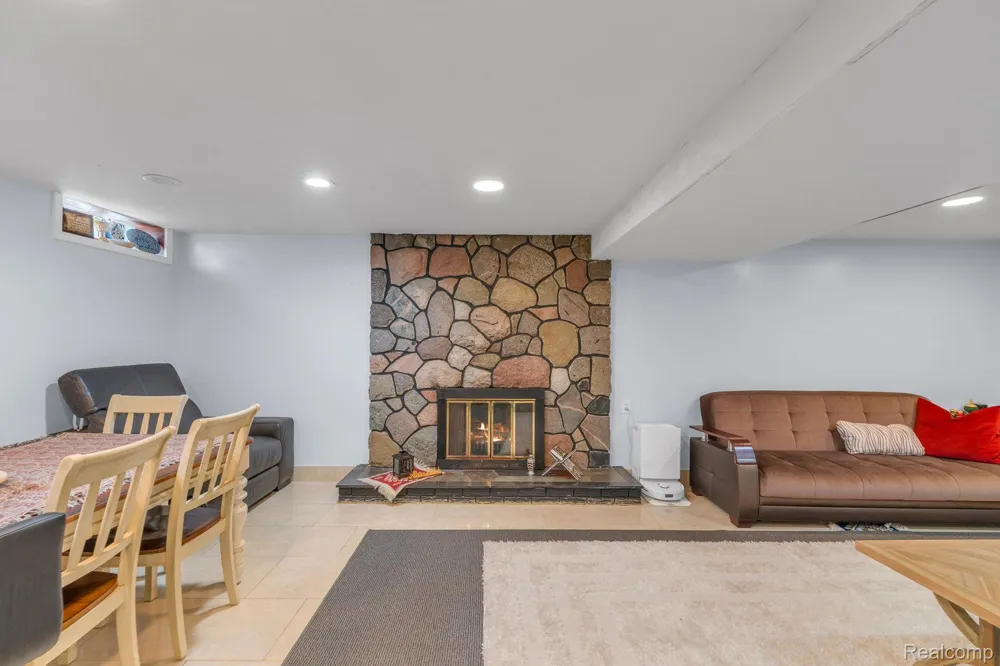 3059 Syracuse Street Dearborn City, MI 48124