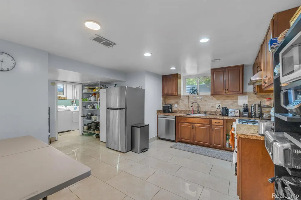 3059 Syracuse Street Dearborn City, MI 48124