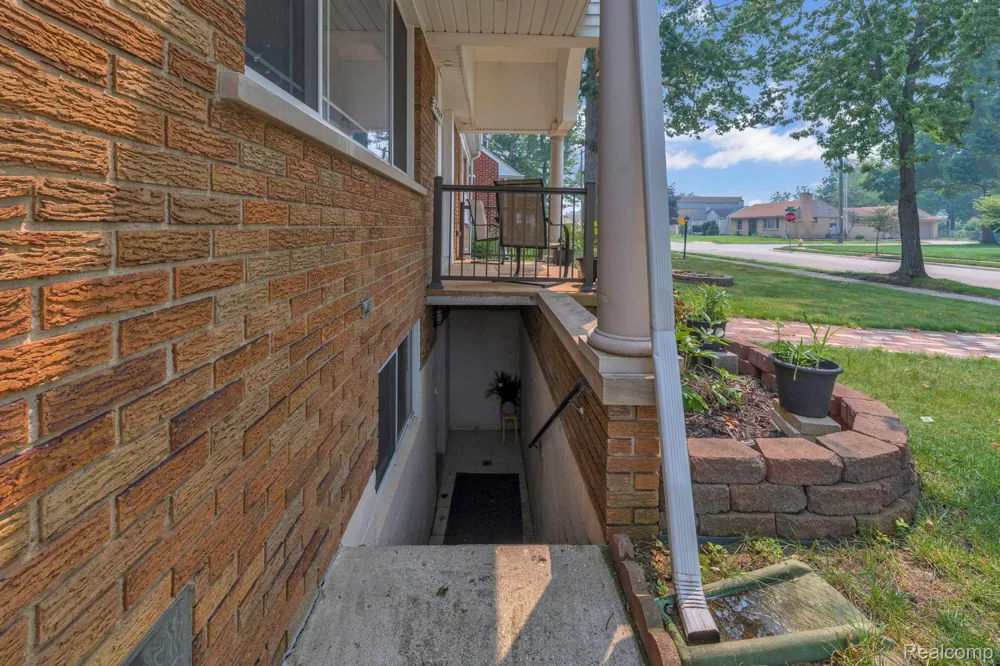 3059 Syracuse Street Dearborn City, MI 48124