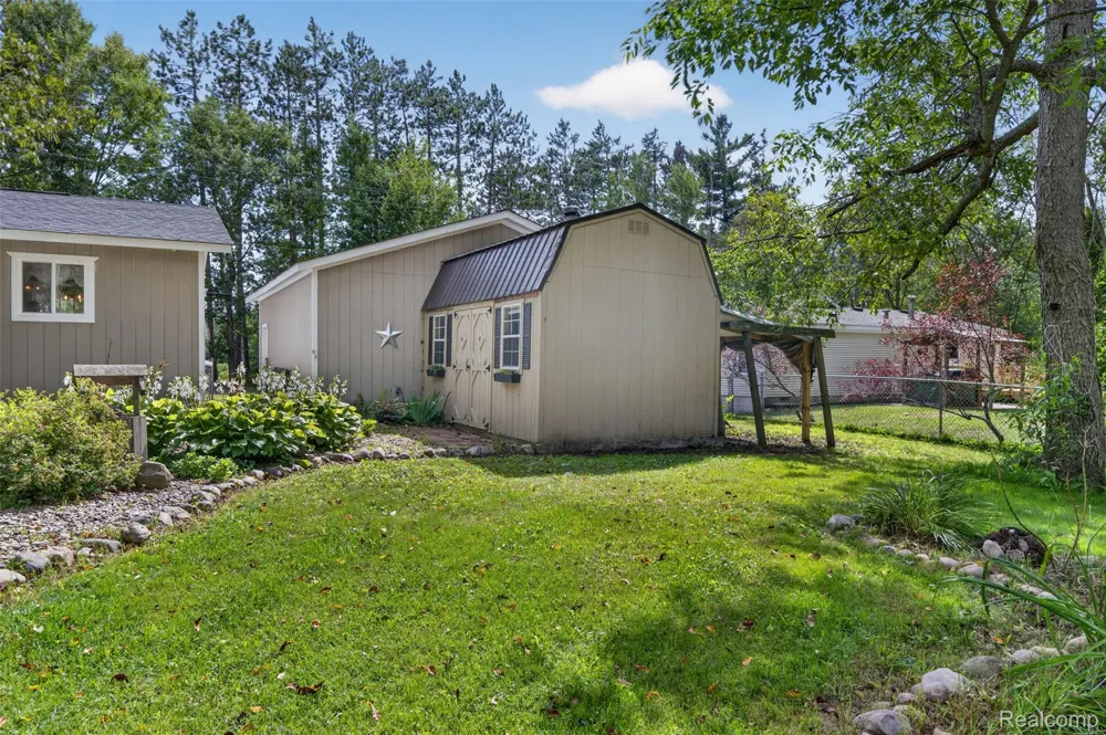 8135 E West Branch Road Richfield Township, MI 48656