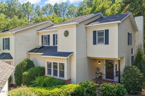 449 Crossvine Close