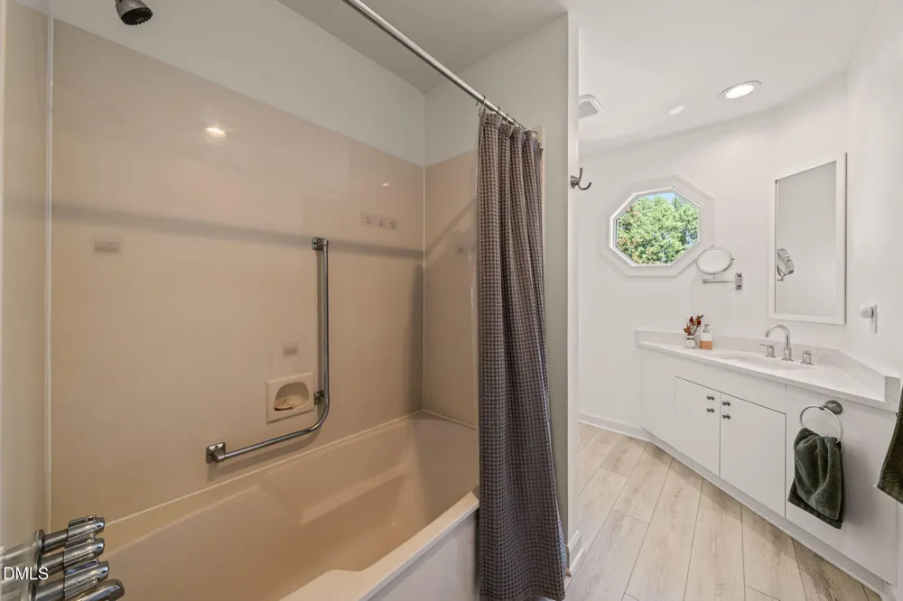 449 Crossvine Close Pittsboro, NC 27312