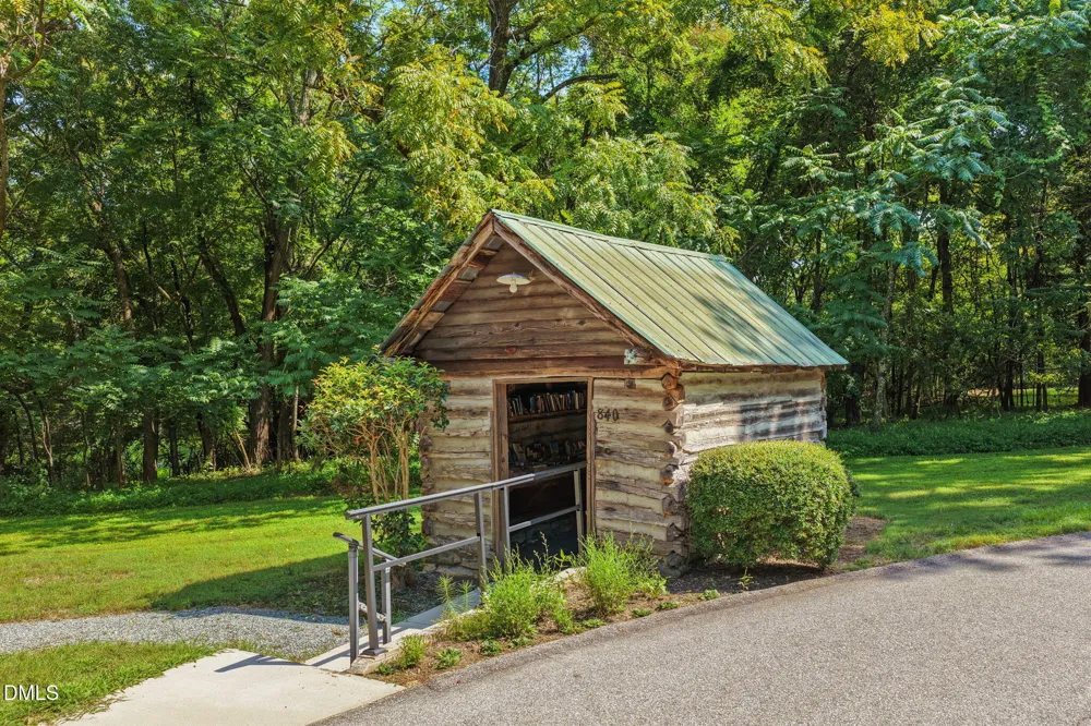449 Crossvine Close Pittsboro, NC 27312