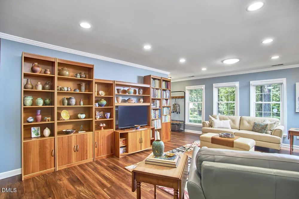 6914 Falconbridge Road Chapel Hill, NC 27517