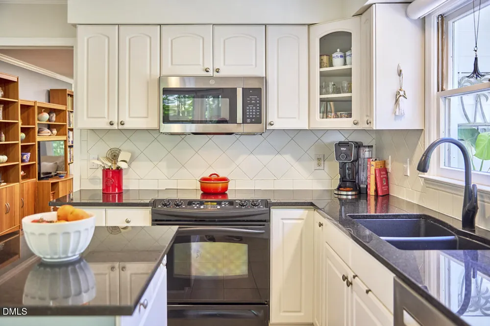 6914 Falconbridge Road Chapel Hill, NC 27517