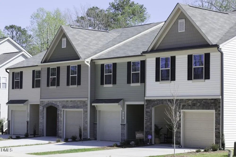 18 Hanging Moss Trail Clayton, NC 27527