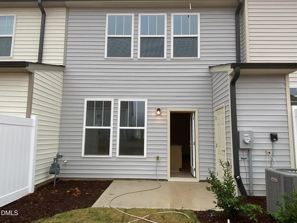 18 Hanging Moss Trail Clayton, NC 27527