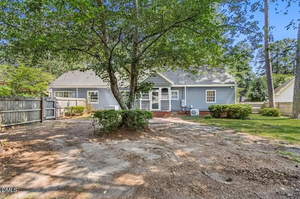 1106 S 1st Street Smithfield, NC 27577