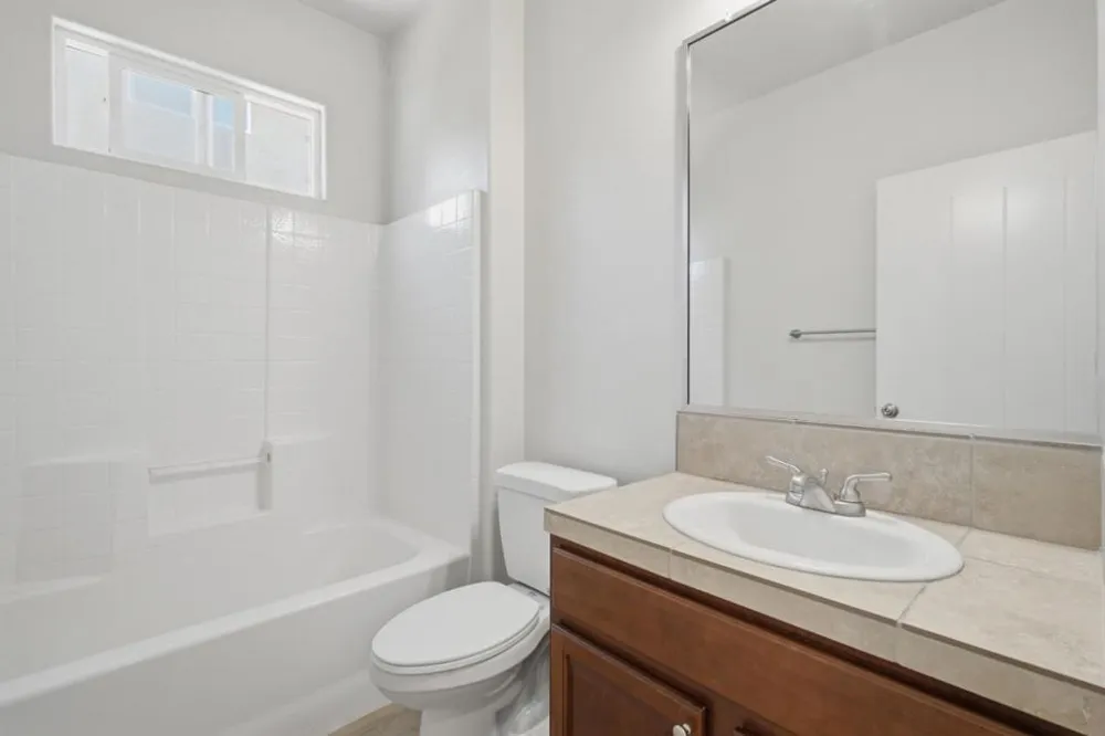 1631 Panorama Drive Hollister, CA 95023