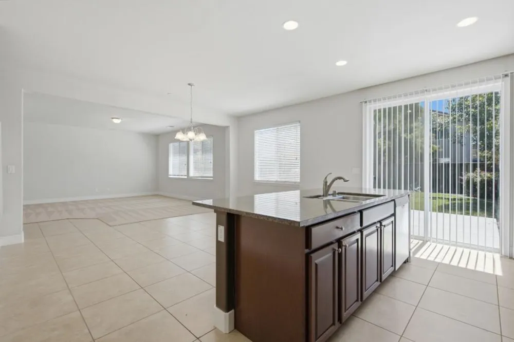 1631 Panorama Drive Hollister, CA 95023