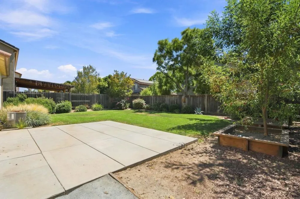 1631 Panorama Drive Hollister, CA 95023