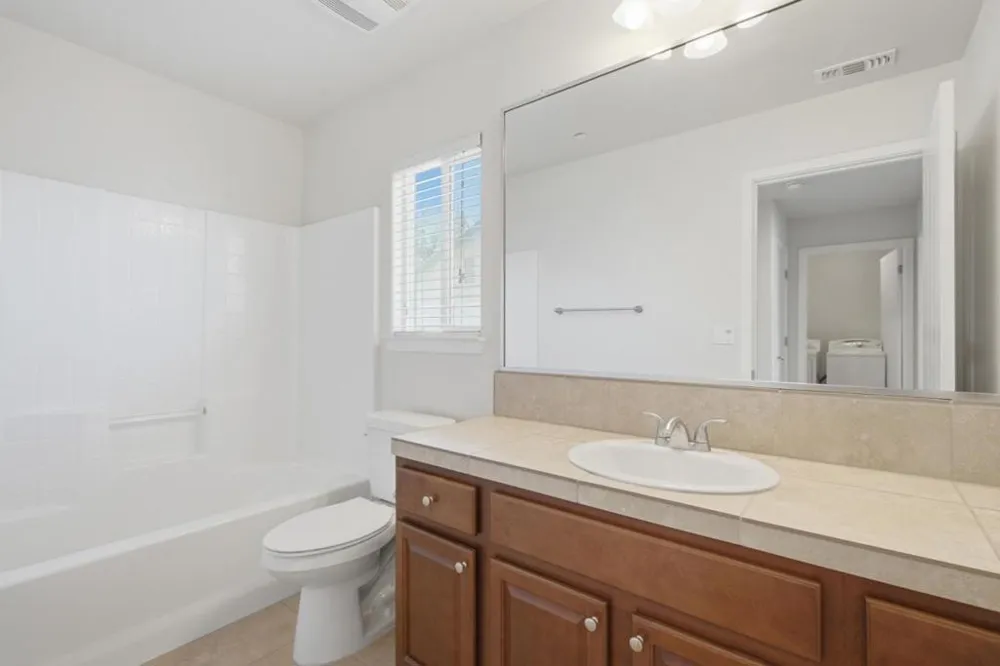 1631 Panorama Drive Hollister, CA 95023